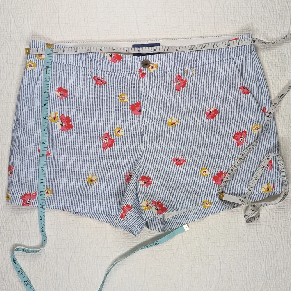 Old Navy Pinstripe‎ With Floral Shorts Blue/White/Red Women's 12